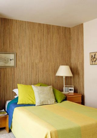 13平米女生卧室木质背景墙装修效果图片
