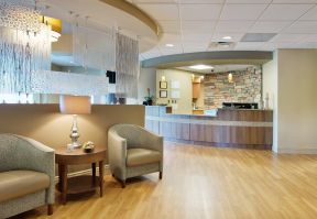 私人医院大厅原木地板装修效果图片