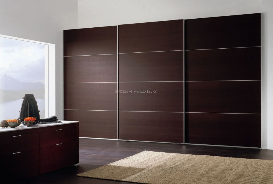 时尚现代风格卧室棕色门衣柜装修效果图片
