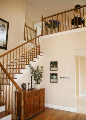 美式乡村风格复式楼楼梯装修设计图