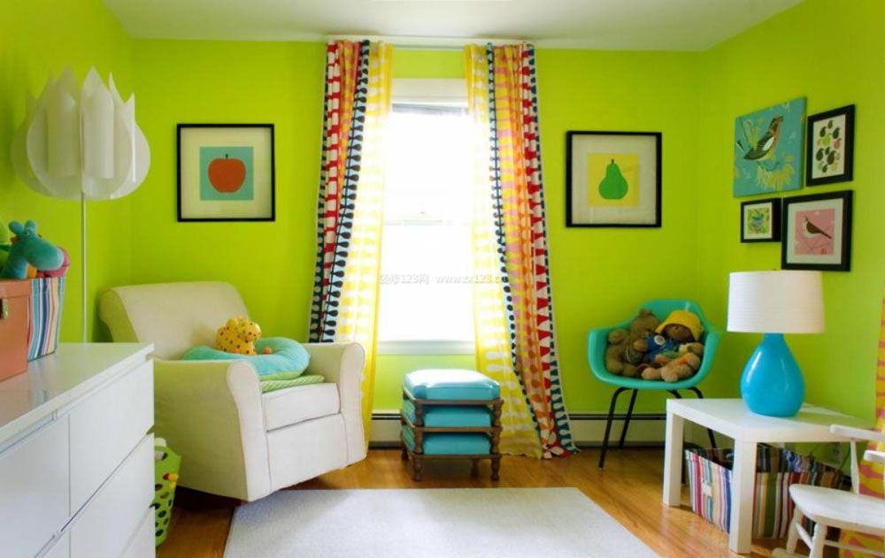 小户型客厅绿色墙面装修效果图片