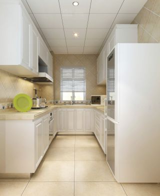 小户型简单厨房白色橱柜装修效果图片