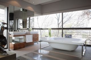 现代卫浴展厅浴缸装修效果图片