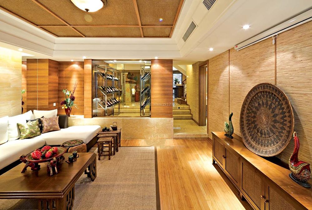 新东南亚风格客厅布艺沙发装修效果图片
