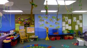 幼儿园室内装修图 幼儿园吊饰布置图片