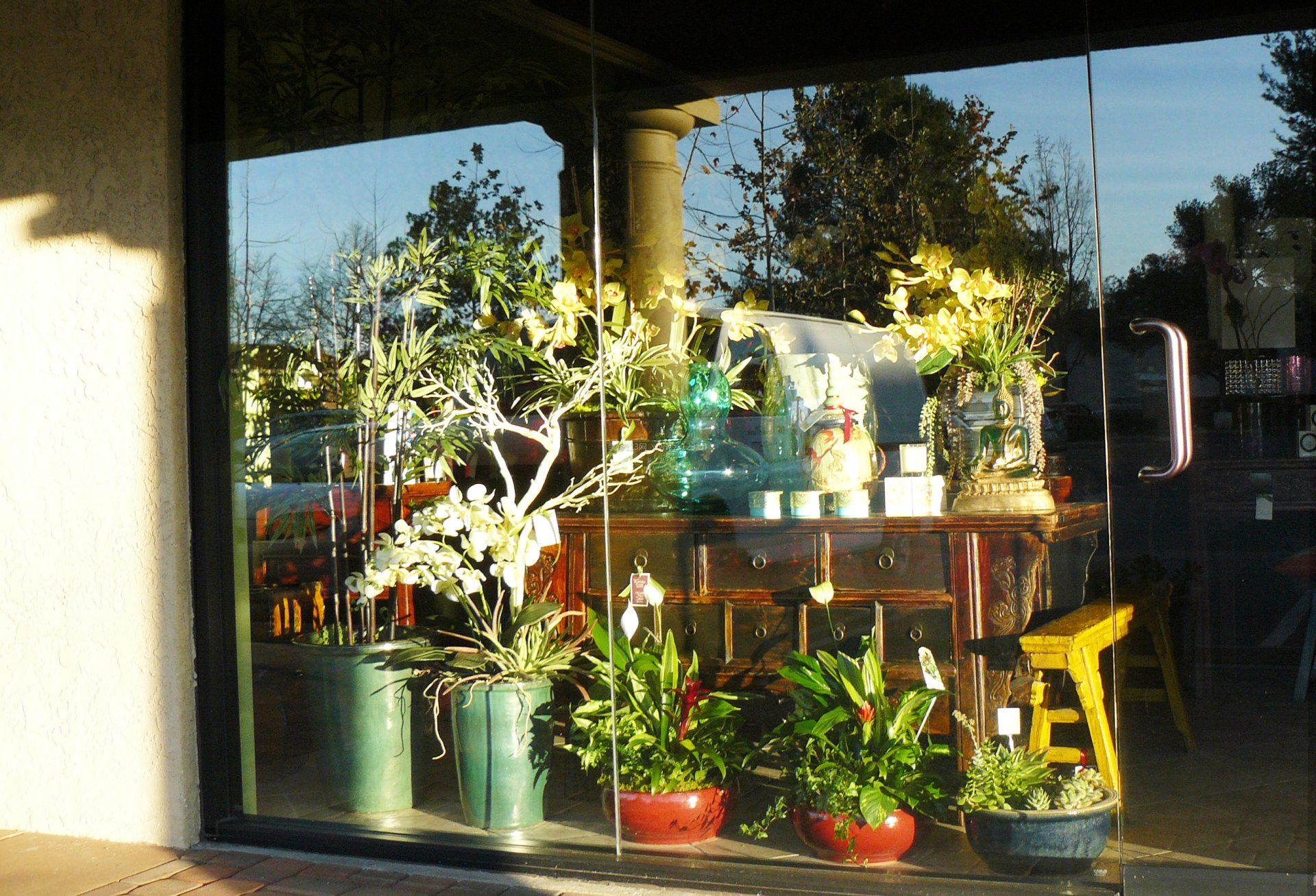 小花店橱窗设计装修效果图欣赏