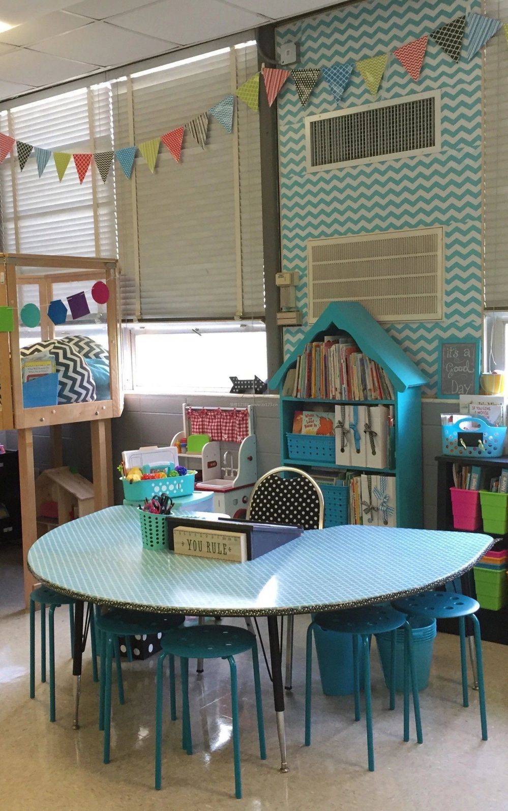 现代风格室内幼儿园教室效果图