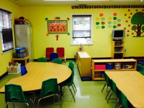 幼儿园教室黄色墙面装修效果图片