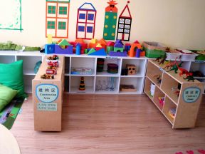 幼儿园教室效果图 浅色木地板
