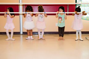 幼儿园舞蹈房装修效果图 室内设计