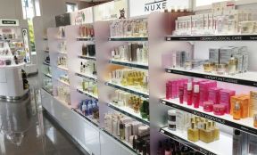 化妆品店面设计 产品展示柜