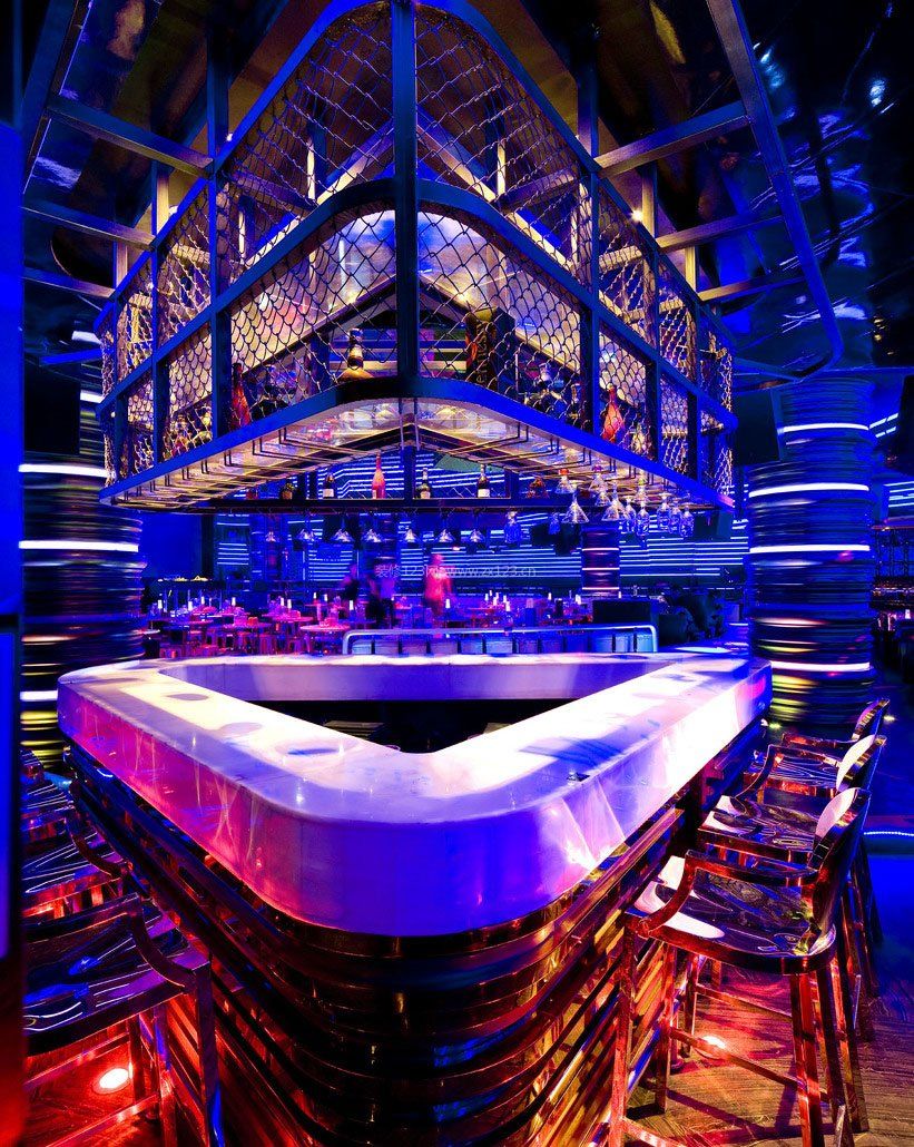 大型酒吧吧台设计效果图