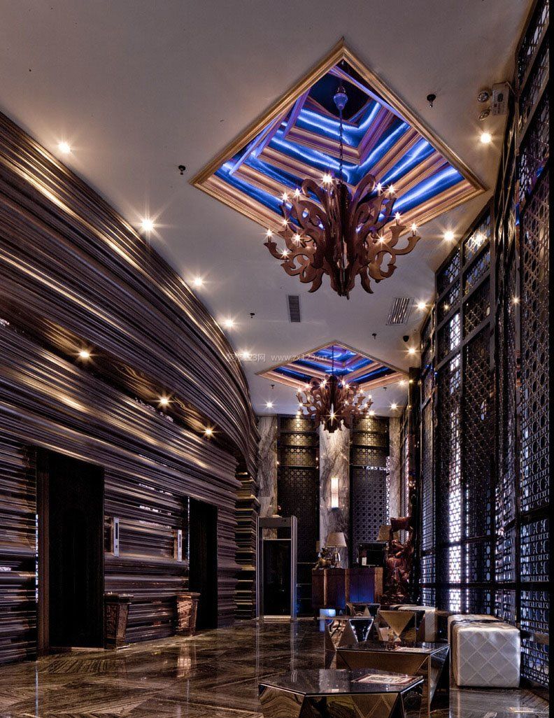 大型酒吧室内吊顶设计效果图片