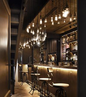 时尚小酒吧吧台吊灯装修效果图片
