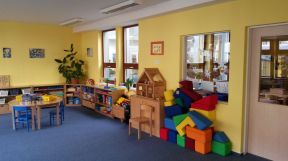 幼儿园室内装修效果图 幼儿园储物柜
