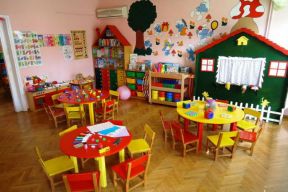 现代幼儿园室内浅黄色地板装修设计欣赏