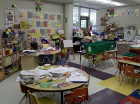幼儿园书柜装修效果图 幼儿园中班环境布置