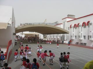 现代简约建筑幼儿园外装效果图