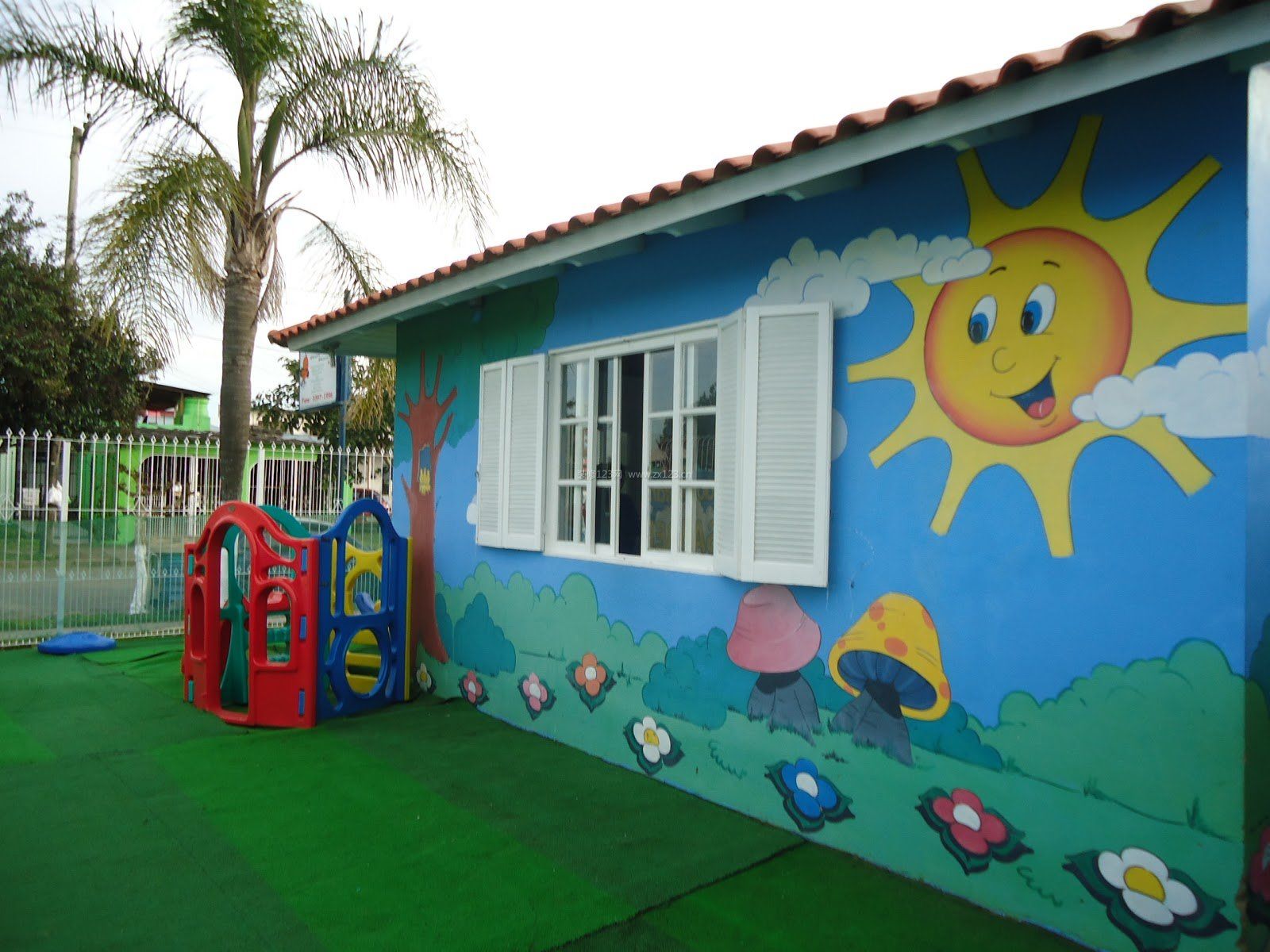 幼儿园彩绘外墙 简单图片