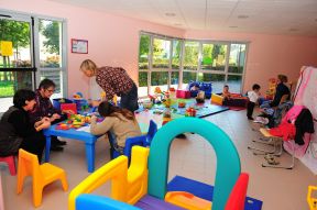 现代设计风格幼儿园室内环境装修设计效果图片