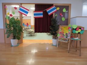 日式幼儿园装修效果图 浅色木地板
