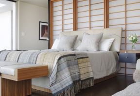 日式卧室 双人床装修效果图片