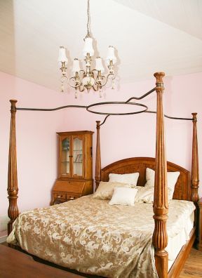 小卧室家具效果图 双人床装修效果图片