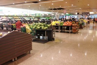 大型果蔬超市装修设计效果图片