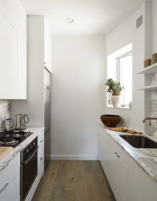 小户型厨房白色墙面装修效果图片