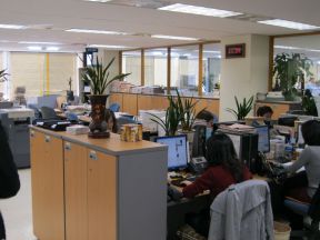 员工办公室装修 办公桌椅装修效果图片