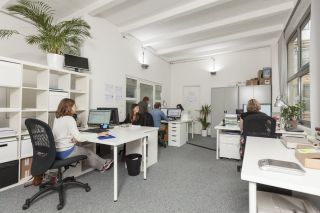 国外小型企业员工办公室装修设计欣赏
