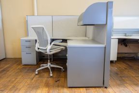简单办公室装修图 转角电脑桌