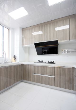 室内现代简约风格小面积厨房设计图