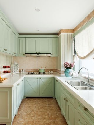 小面积厨房设计布艺窗帘装修效果图片