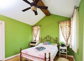 90后女生卧室风格绿色墙面装修效果图片