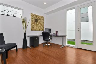 办公室装修管理棕黄色木地板效果图片