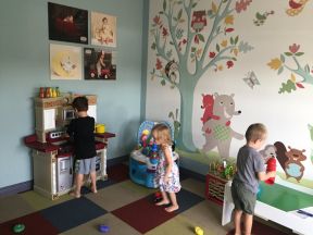 现代简约幼儿园装修效果图 幼儿园墙绘