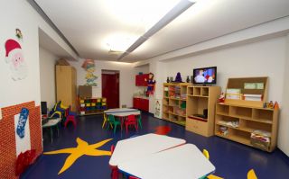 简约现代幼儿园地板装修效果图