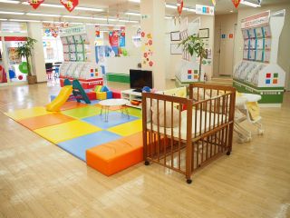 现代田园风格高档幼儿园地板装修效果图