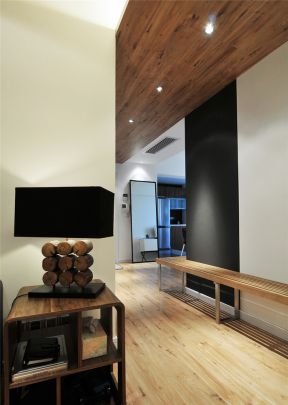 现代复式楼客厅浅黄色木地板装修效果图片