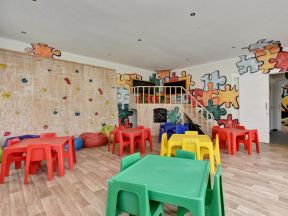 现代风格幼儿园墙面布置图片 