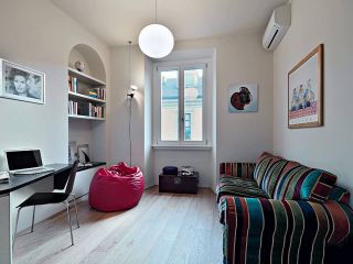 30平米一居室简约客厅浅色木地板装修效果图片