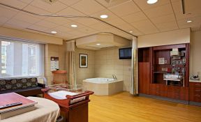 医院装修病房效果图 浅黄色木地板装修效果图片