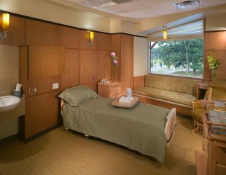医院室内卧室床头背景墙装修效果图片