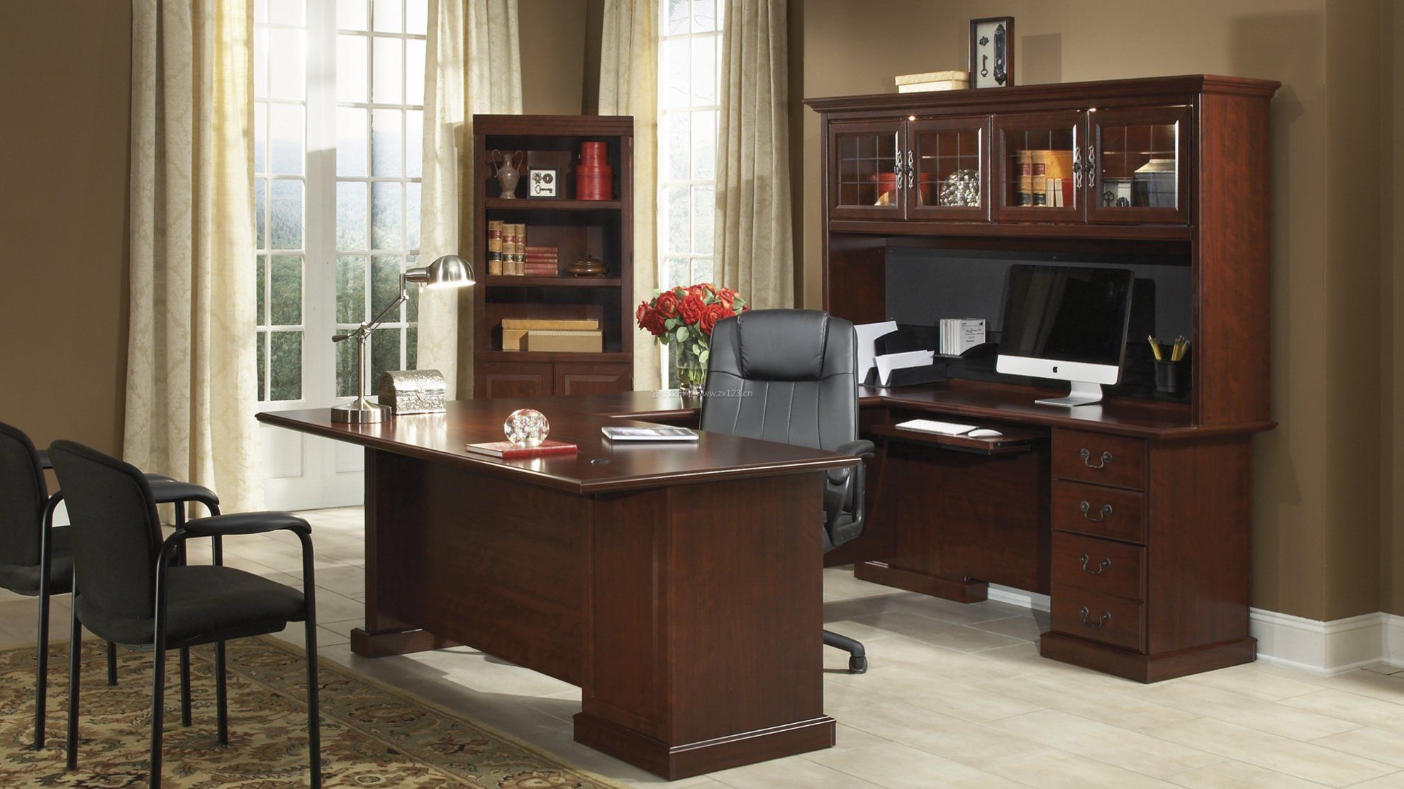 美式风格办公室装修实木书柜图片欣赏