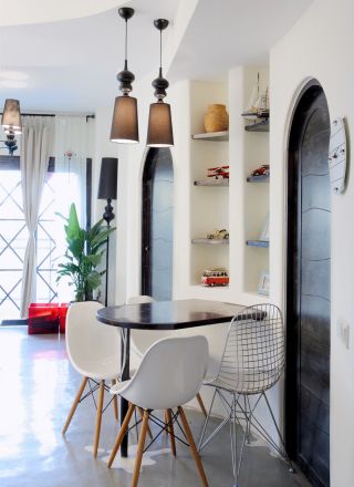 小户型公寓设计餐桌椅子装修效果图片