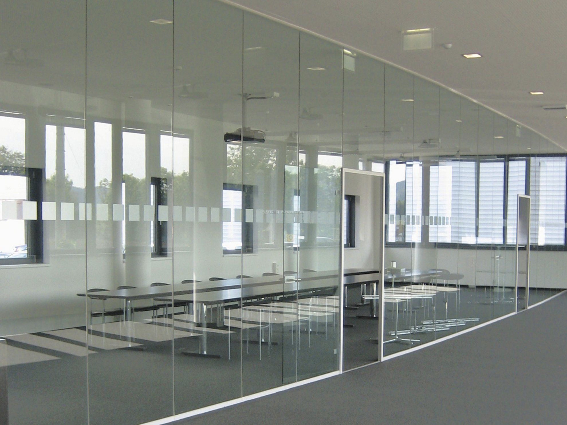 现代简约风格玻璃办公室装修效果图大全