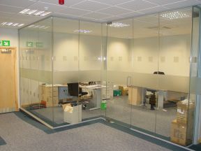 玻璃办公室装修效果图 办公室设计图片