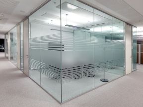 玻璃办公室装修效果图 办公室隔断效果图片