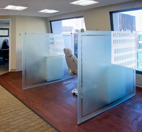 玻璃办公室装修效果图 办公室小隔断